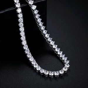 18k White Gold Tennis Necklace